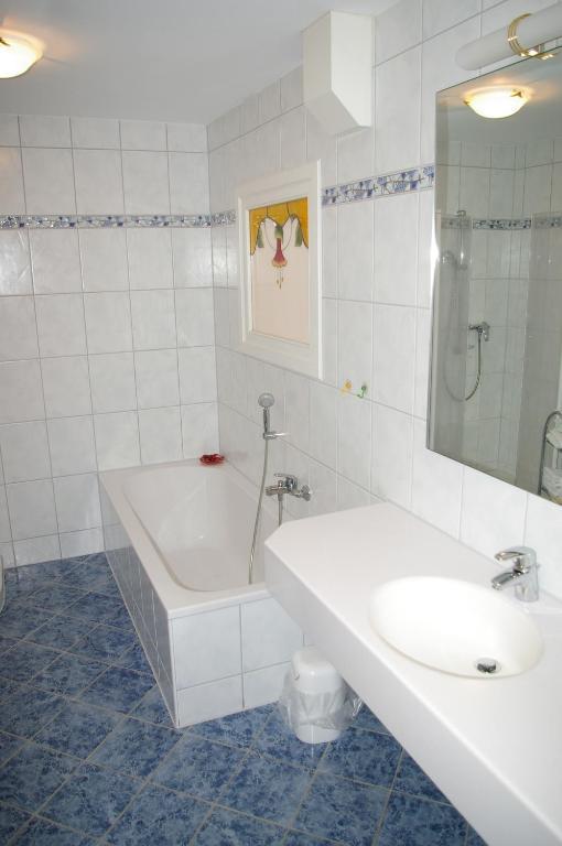 Pension Zur Alten Schmiede ツヴィーゼル 部屋 写真