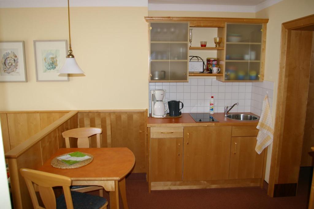 Pension Zur Alten Schmiede ツヴィーゼル 部屋 写真