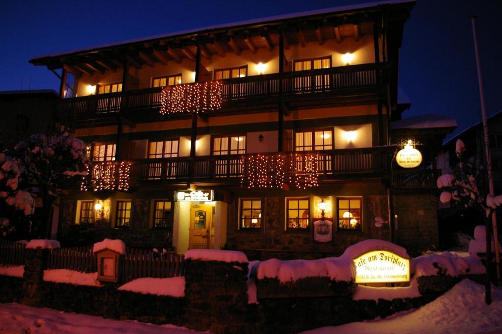 Pension Zur Alten Schmiede ツヴィーゼル エクステリア 写真