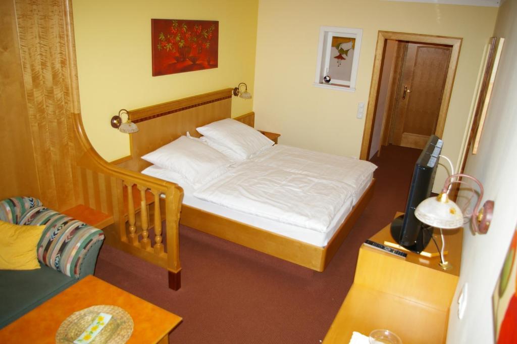 Pension Zur Alten Schmiede ツヴィーゼル 部屋 写真