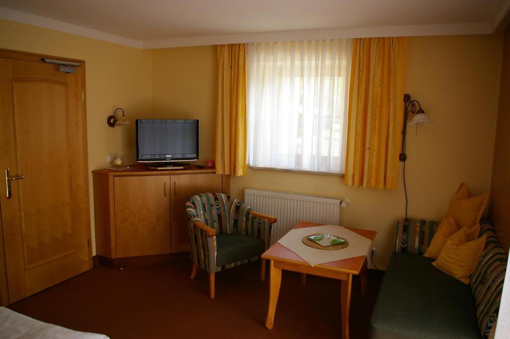 Pension Zur Alten Schmiede ツヴィーゼル 部屋 写真