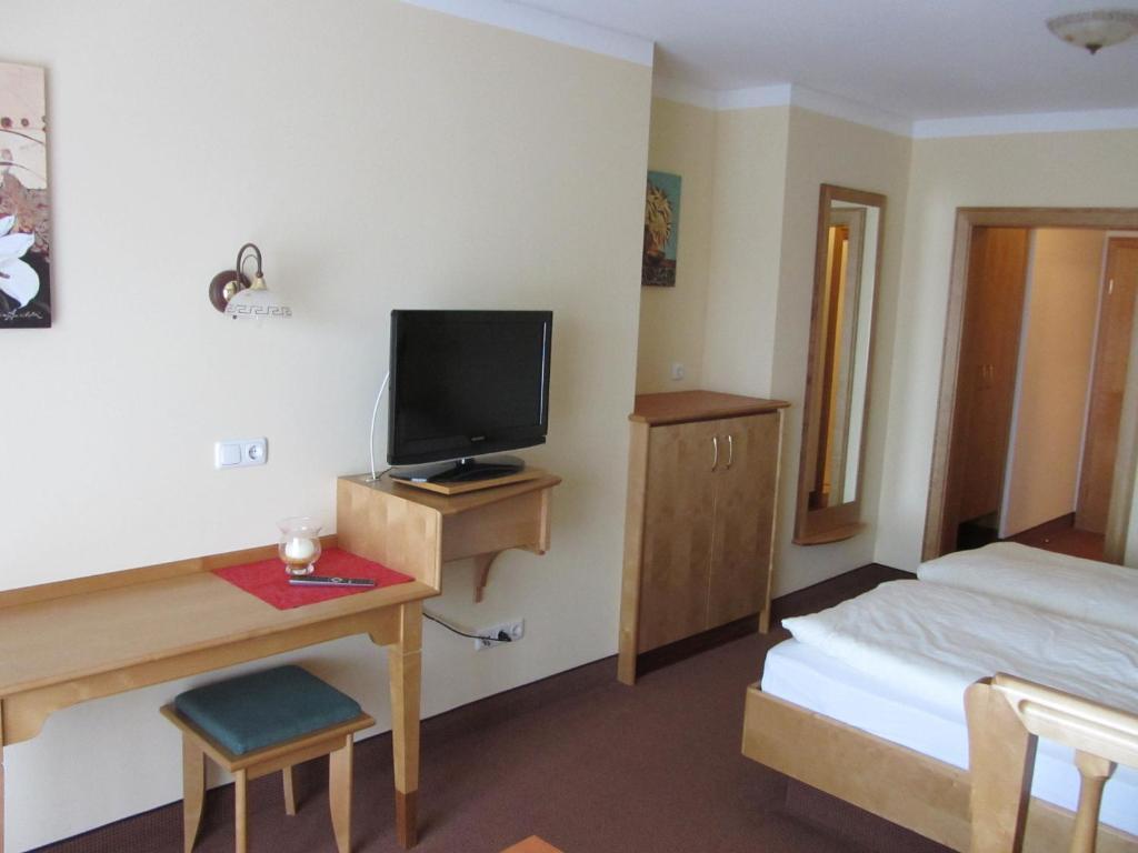 Pension Zur Alten Schmiede ツヴィーゼル 部屋 写真