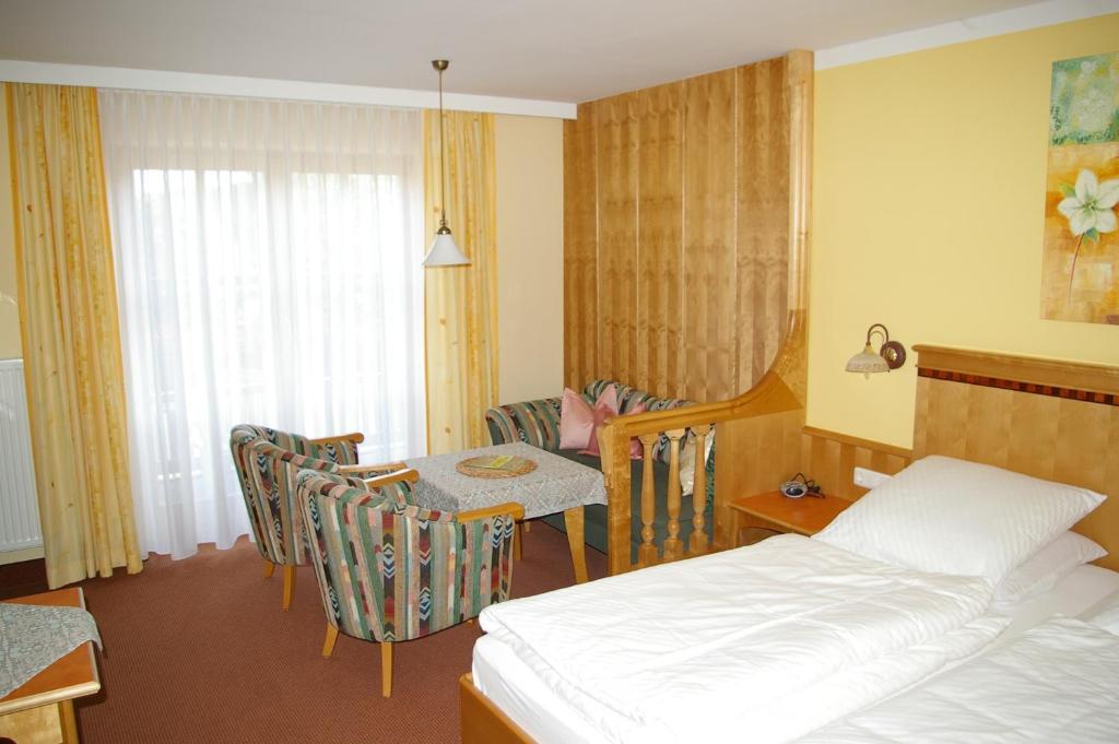 Pension Zur Alten Schmiede ツヴィーゼル 部屋 写真