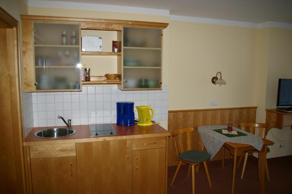 Pension Zur Alten Schmiede ツヴィーゼル 部屋 写真