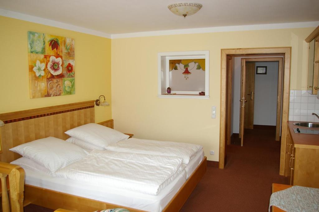 Pension Zur Alten Schmiede ツヴィーゼル 部屋 写真