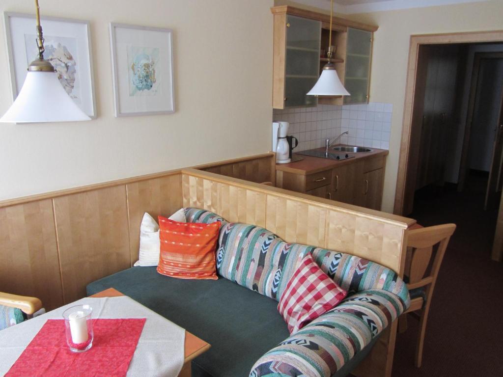Pension Zur Alten Schmiede ツヴィーゼル 部屋 写真