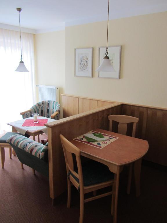 Pension Zur Alten Schmiede ツヴィーゼル 部屋 写真