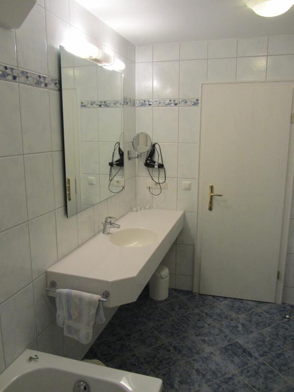 Pension Zur Alten Schmiede ツヴィーゼル 部屋 写真