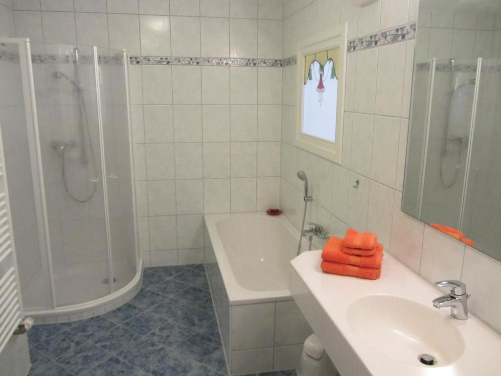 Pension Zur Alten Schmiede ツヴィーゼル 部屋 写真